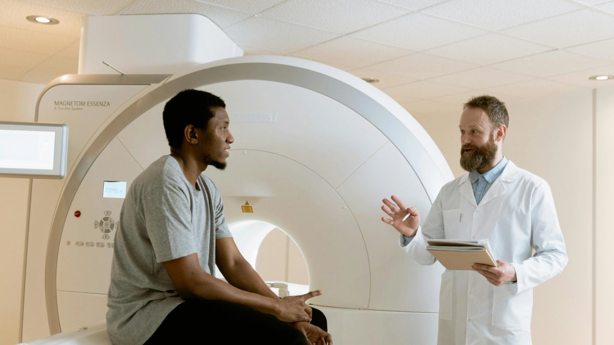 CT scanner performing a coronary calcium score test